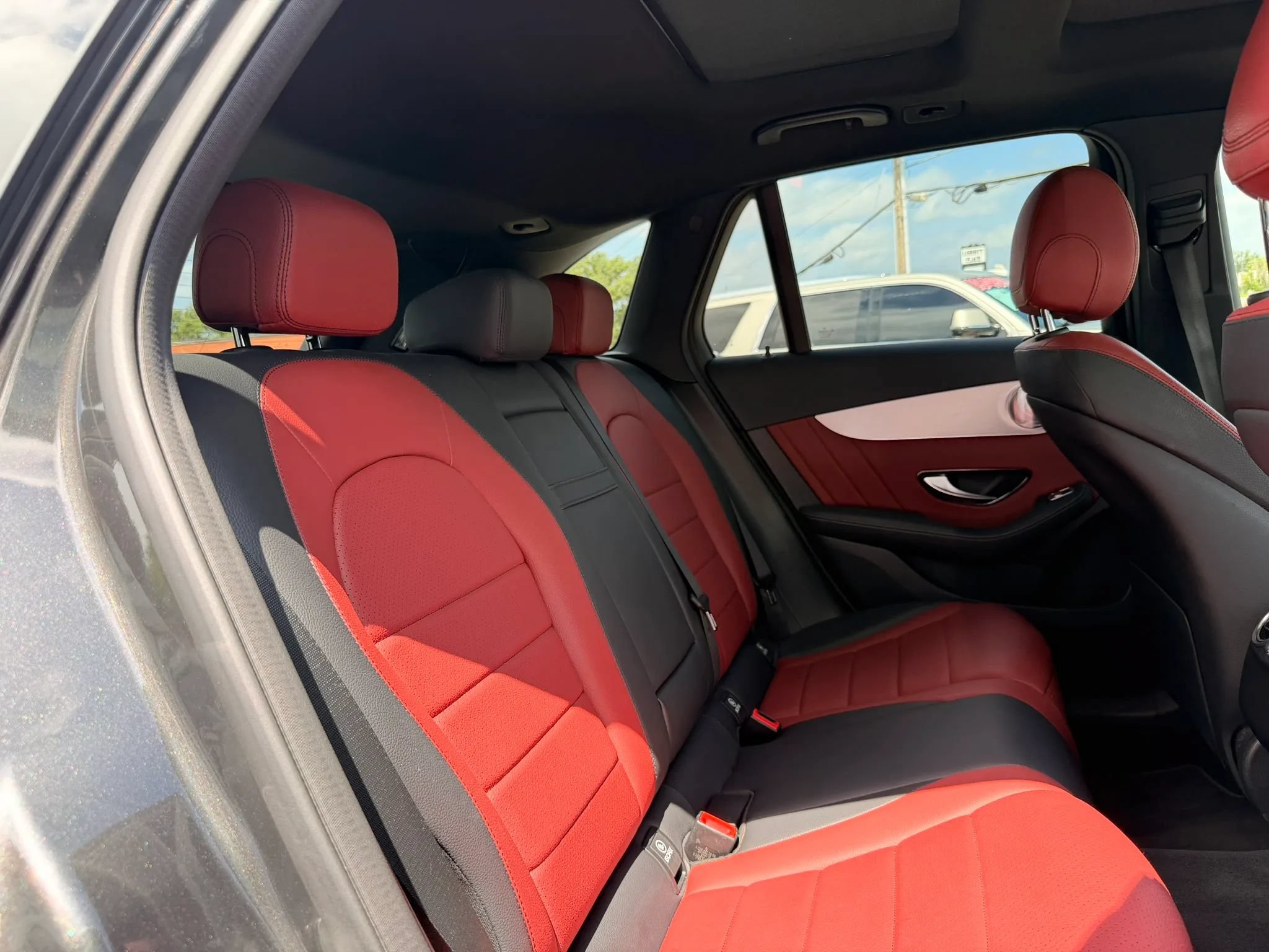 Used 2020 Mercedes-Benz GLC 300 4MATIC image 33