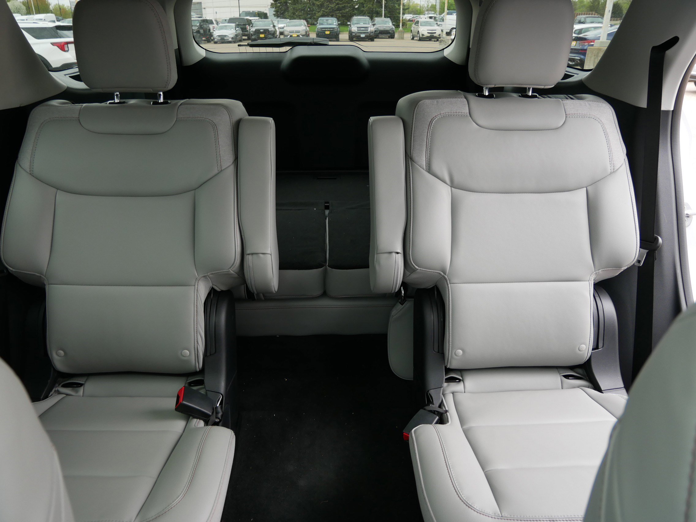 Used 2026 Ford Explorer Active w/ Active Comfort Package AWD/4WD image 13