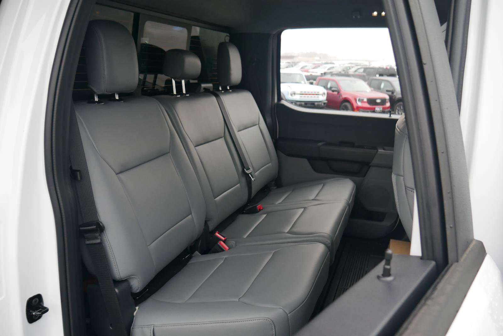 New 2026 Ford F550 4x4 Crew Cab image 25
