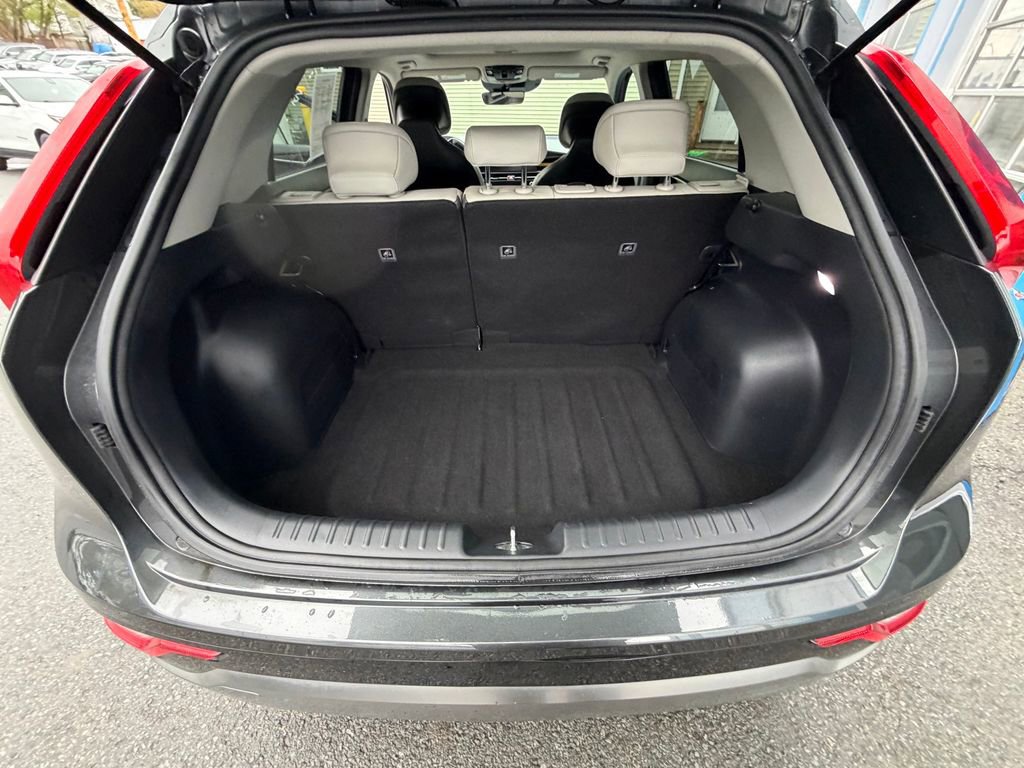 Used 2023 Kia Niro EX Touring FWD image 11