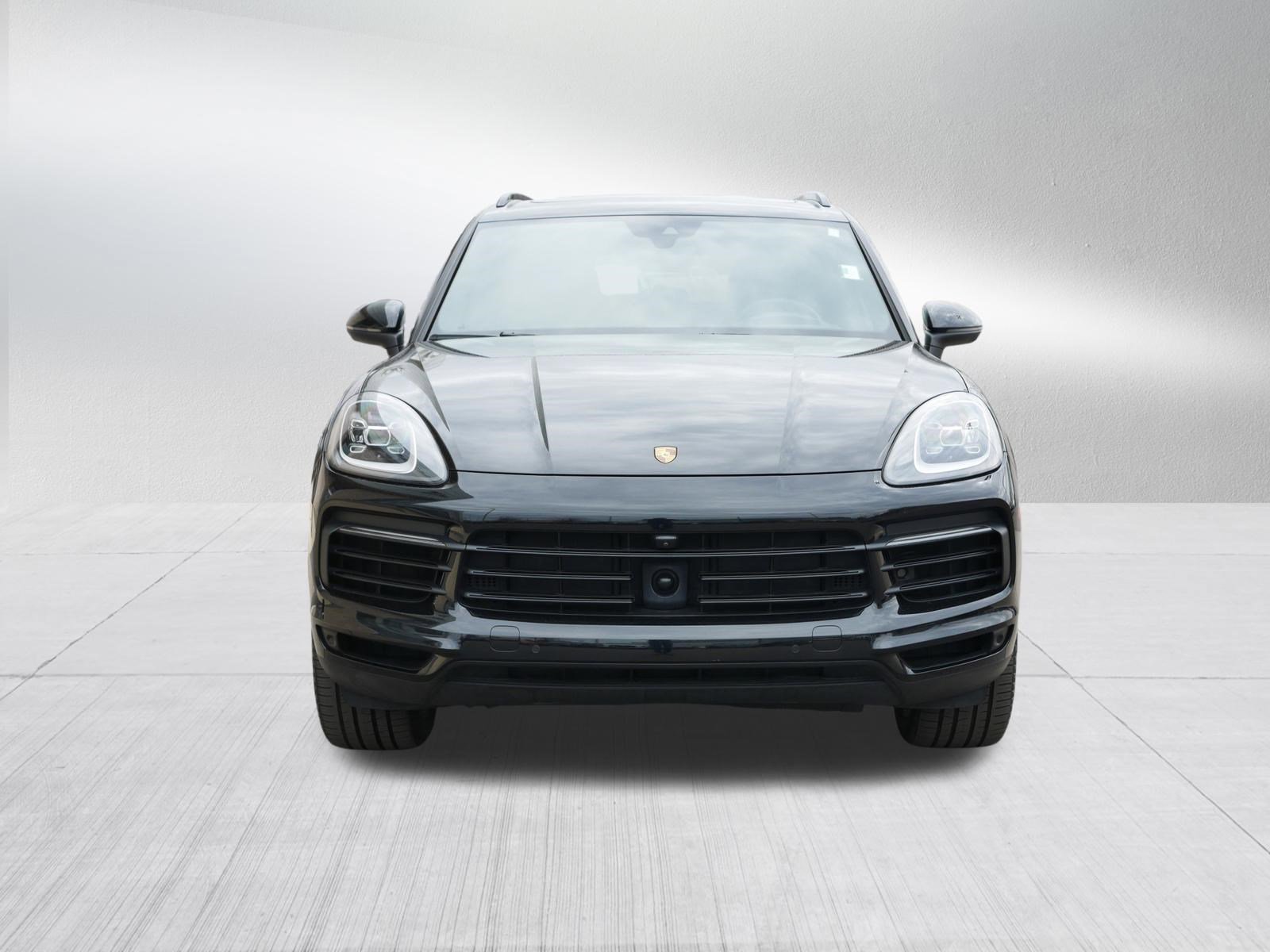 Used 2023 Porsche Cayenne image 2