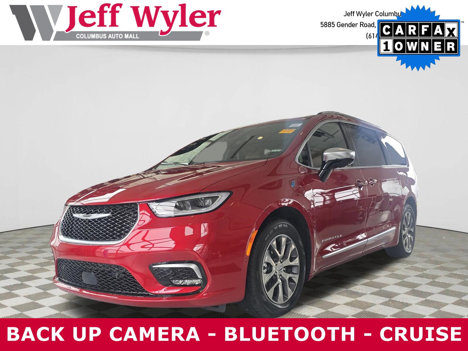 Used 2025 Chrysler Pacifica Pinnacle FWD image 1