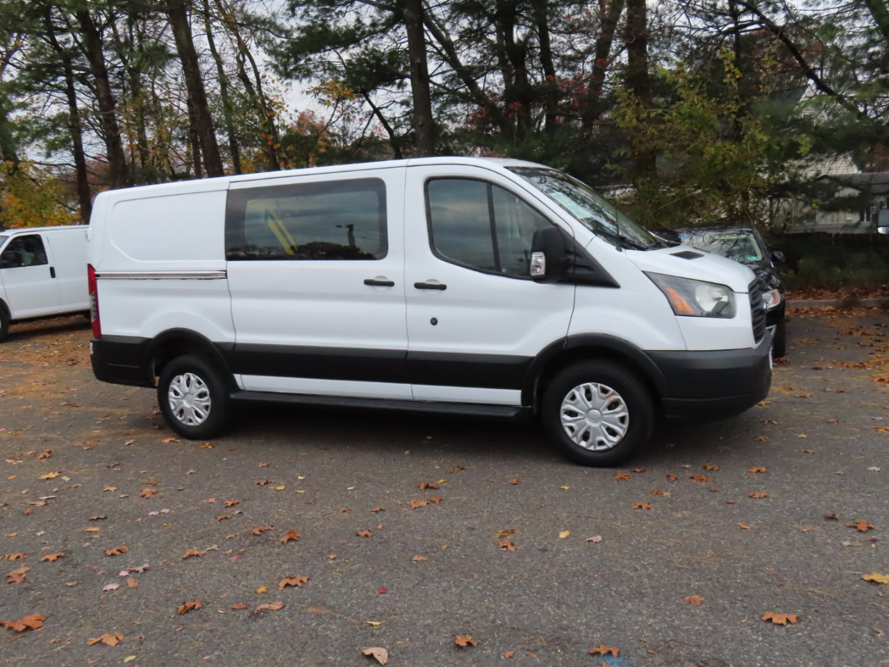 Used 2019 Ford Transit 250 130 Low Roof w/ Exterior Upgrade Package image 7