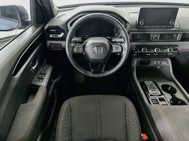 Certified 2025 Honda Pilot Sport image 4