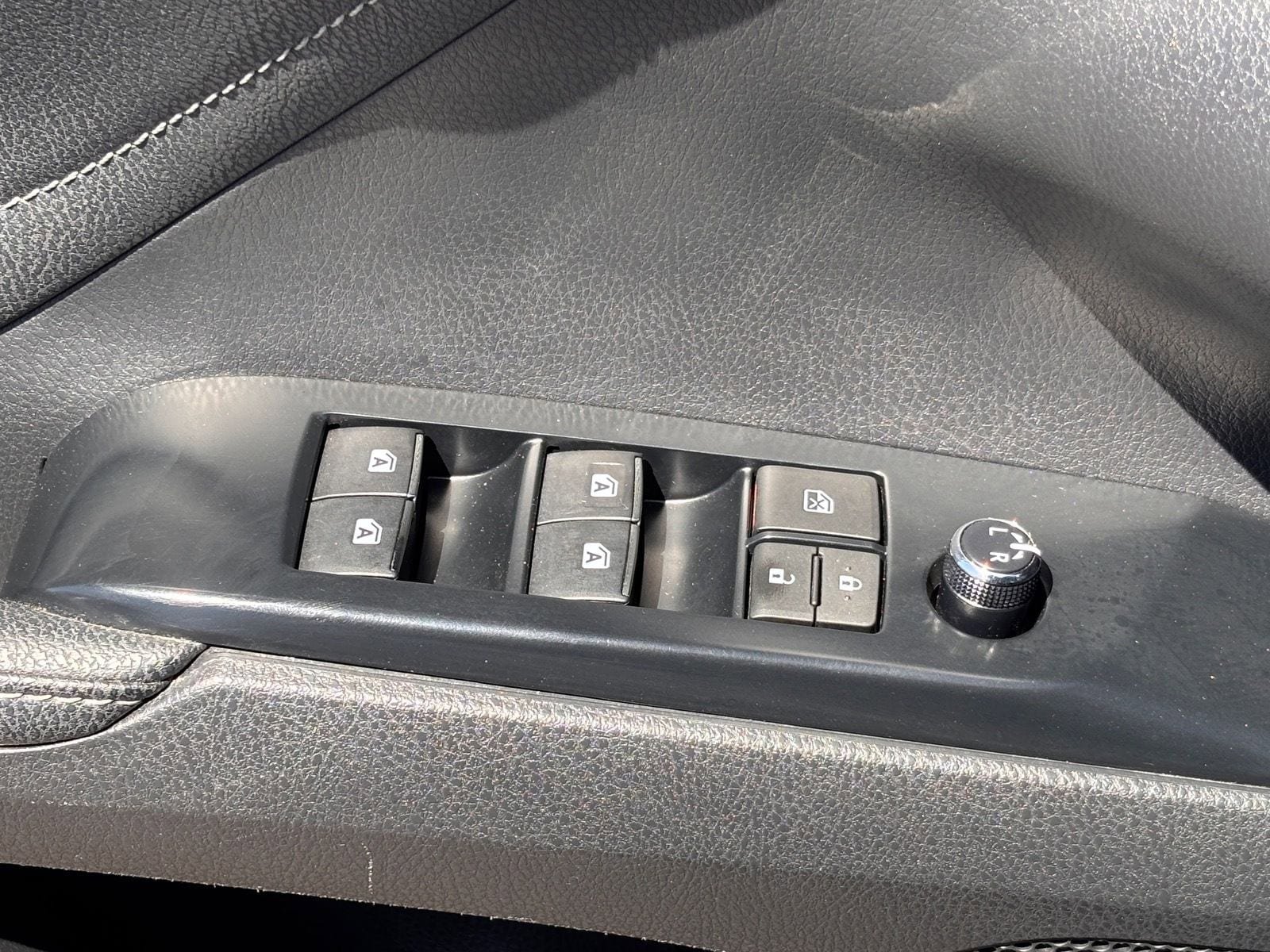 Used 2018 Toyota Camry XSE FWD image 21