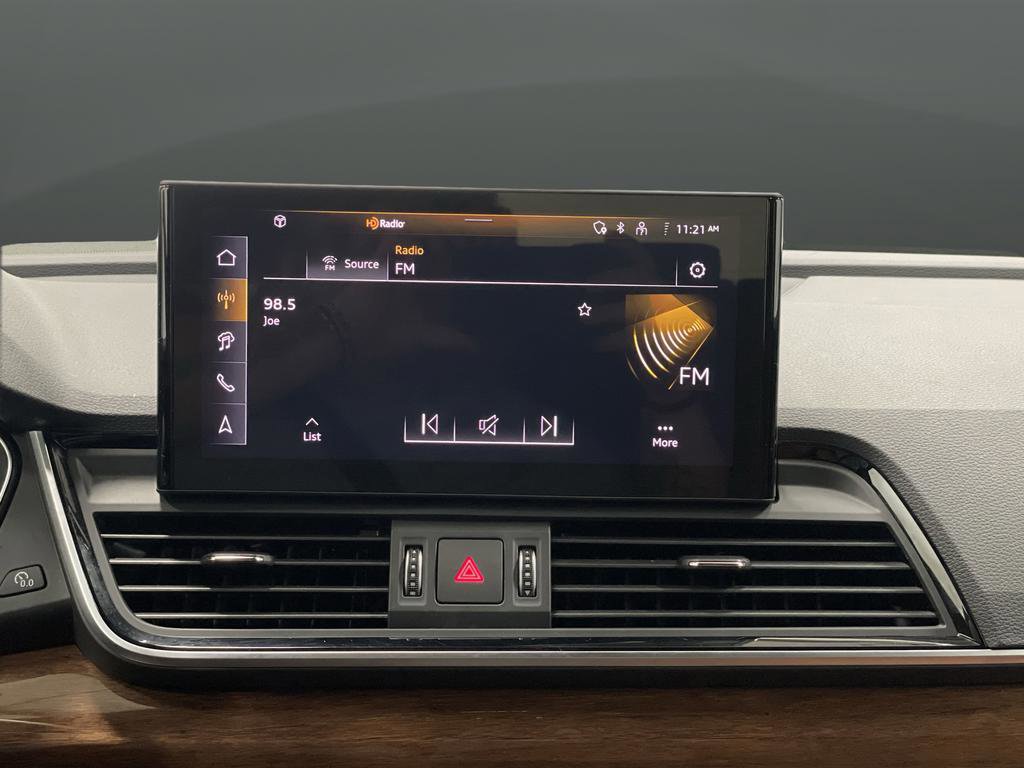 Used 2024 Audi Q5 e Premium Plus w/ Premium Plus Package image 19