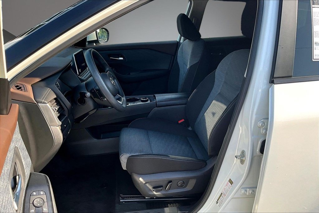 Certified 2023 Nissan Rogue SV AWD/4WD image 21
