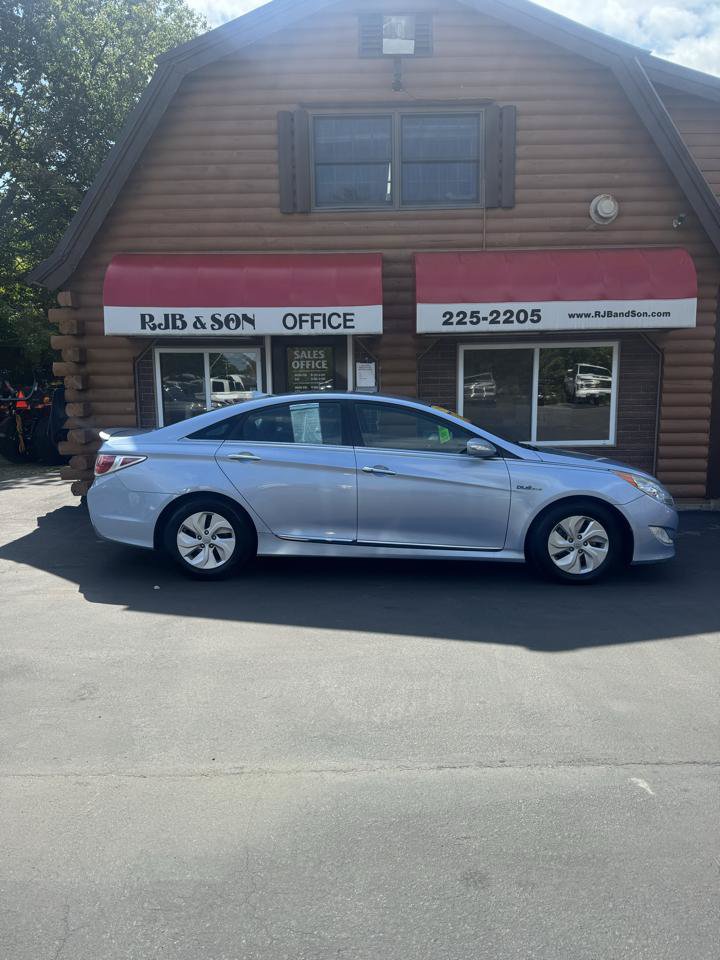 Used 2013 Hyundai Sonata Hybrid FWD image 2