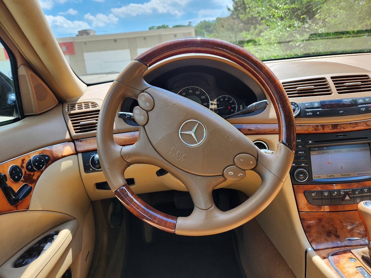 Used 2009 Mercedes-Benz E 350 4MATIC Sedan image 19