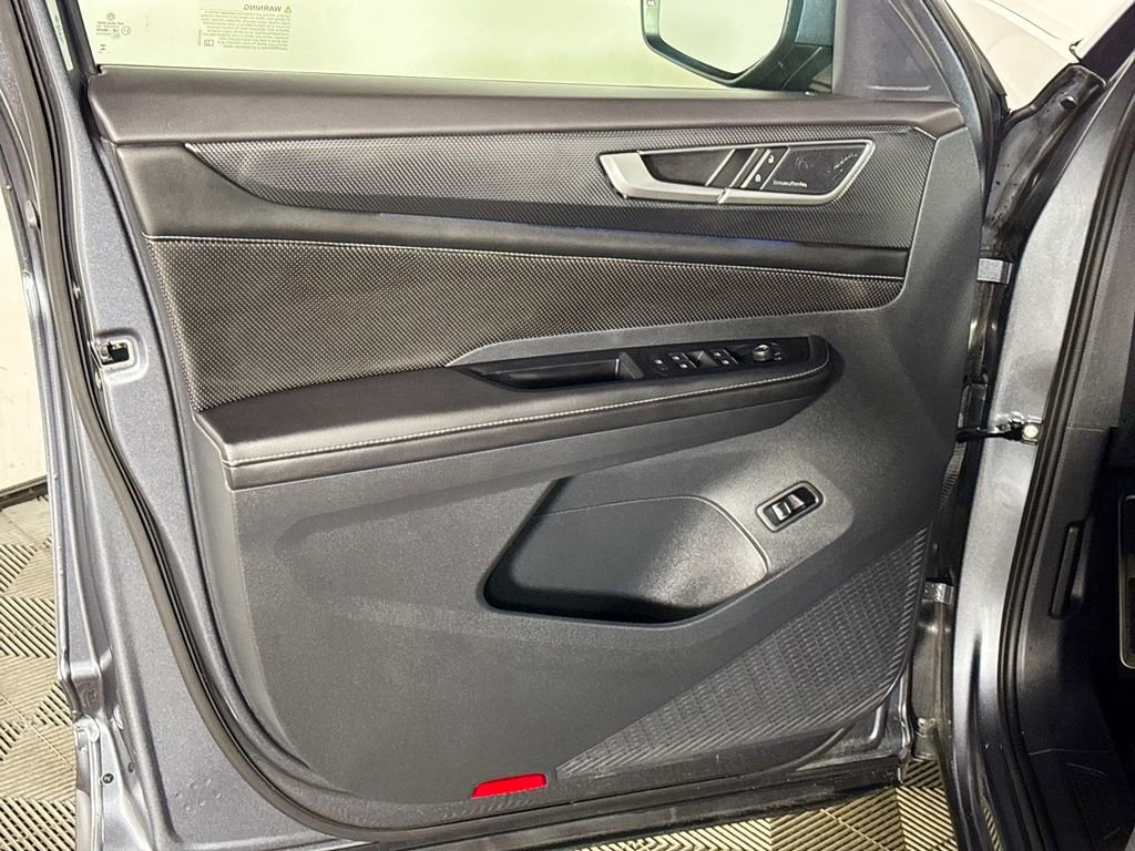 Certified 2024 Volkswagen Atlas Cross Sport SEL Premium R-Line image 10