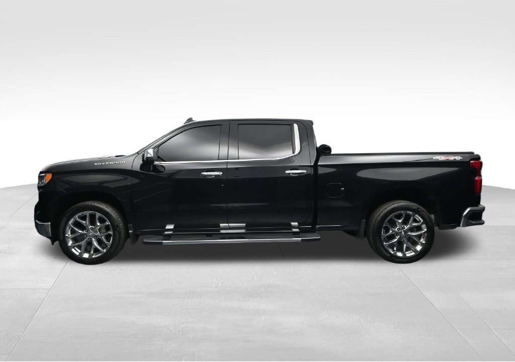 Used 2023 Chevrolet Silverado 1500 LTZ AWD/4WD image 2