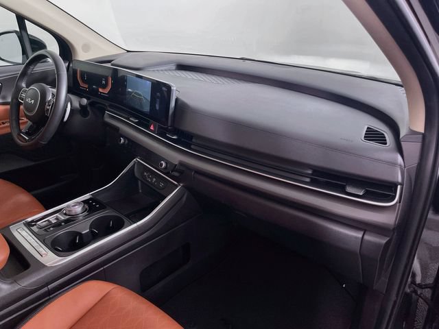 Used 2025 Kia Carnival EX FWD image 31