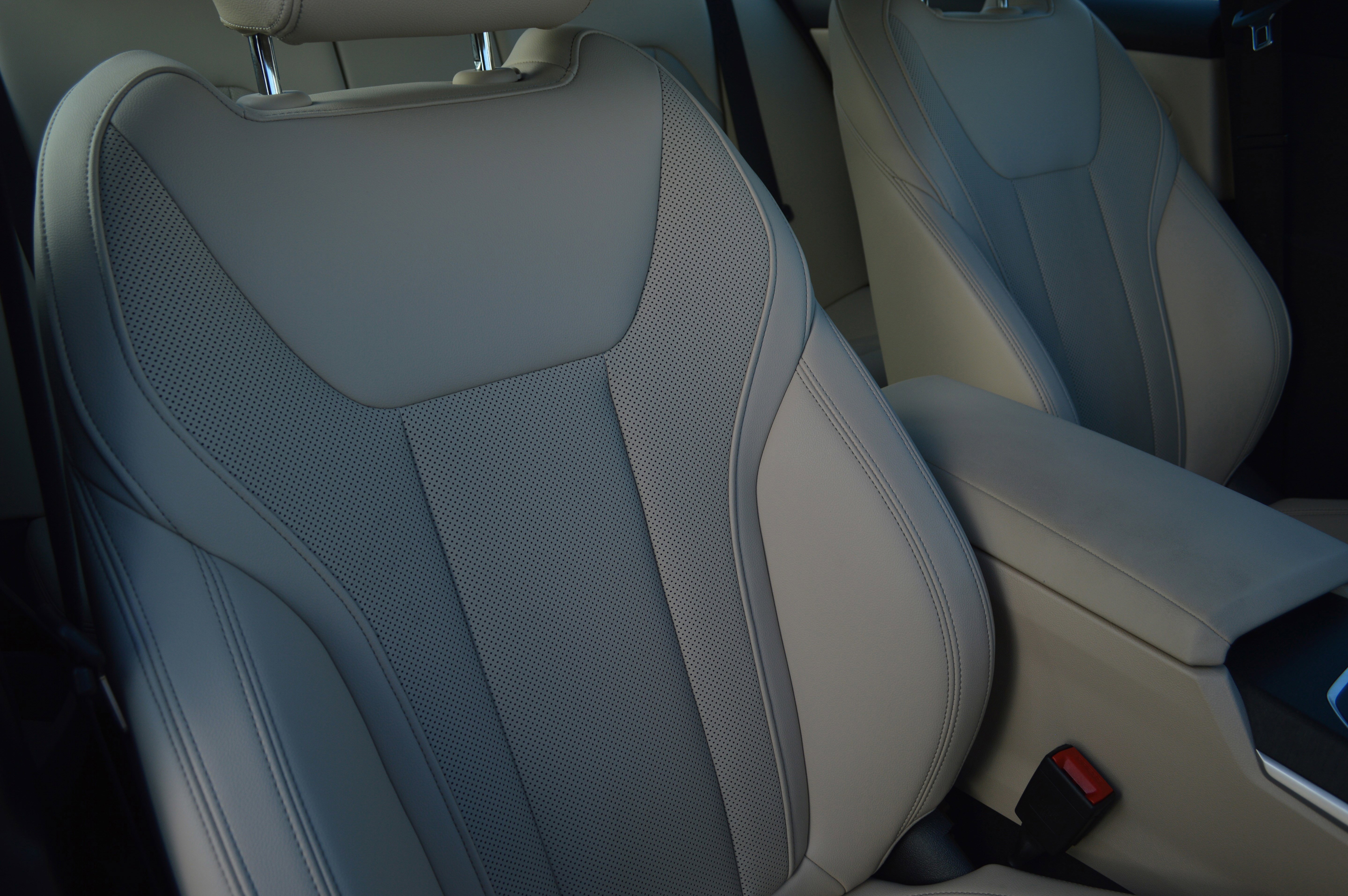 Certified 2023 BMW 330i xDrive Sedan w/ Premium Package image 39