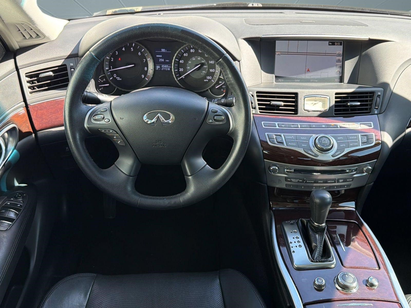 Used 2019 INFINITI Q70 Luxe RWD image 28
