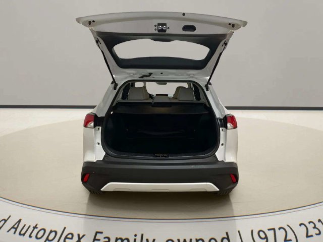 Used 2024 Toyota Corolla Cross L FWD image 9