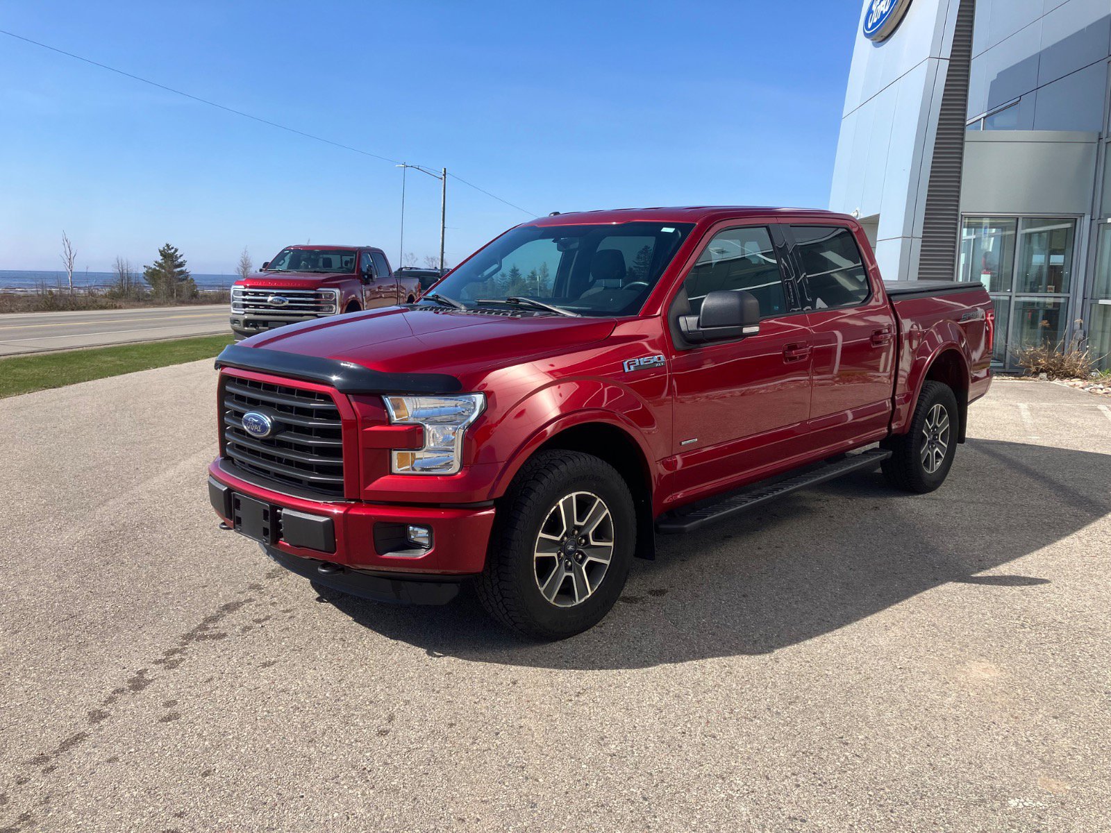 Used 2015 Ford F150 XLT w/ Equipment Group 302A Luxury AWD/4WD image 7