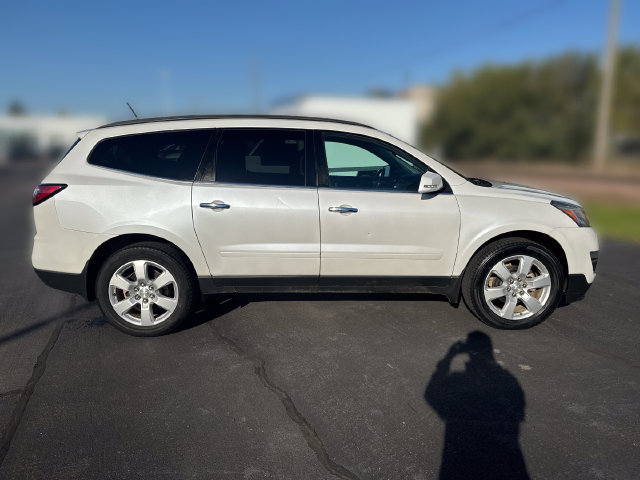 Used 2017 Chevrolet Traverse LT w/ Style and Technology Package AWD/4WD image 6
