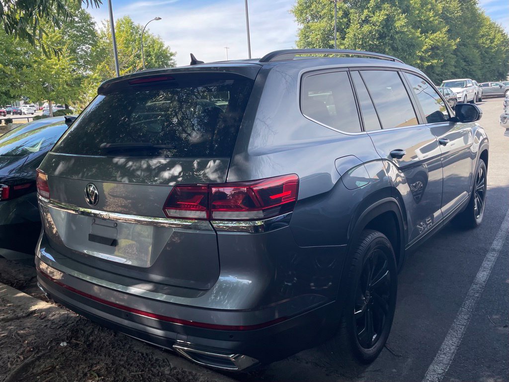 Used 2023 Volkswagen Atlas SE w/ Black Wheel Package FWD image 4