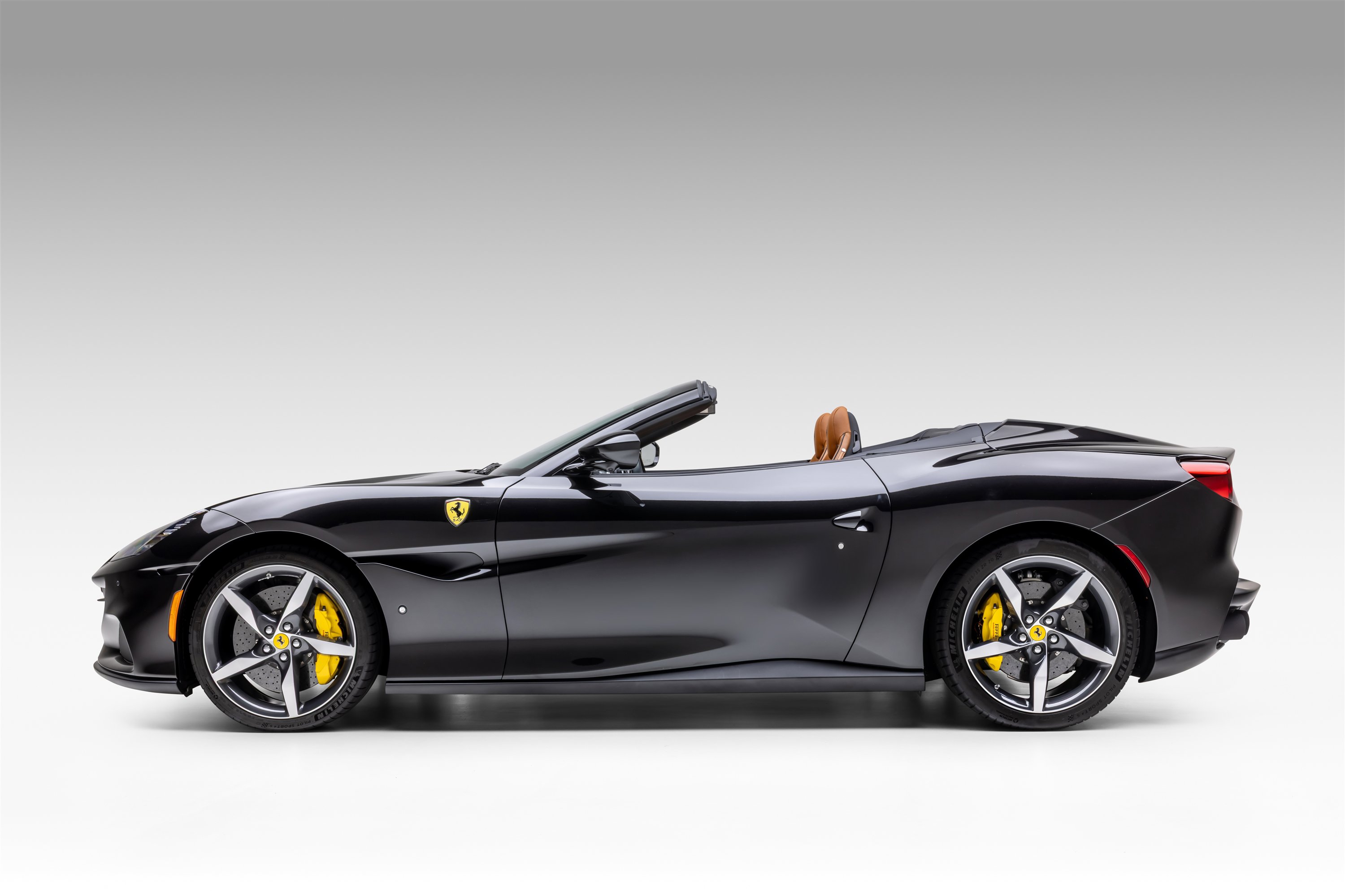 Certified 2023 Ferrari Portofino M RWD image 3