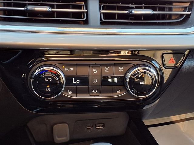 Used 2025 Chevrolet Trax LT w/ LT Convenience Package image 63