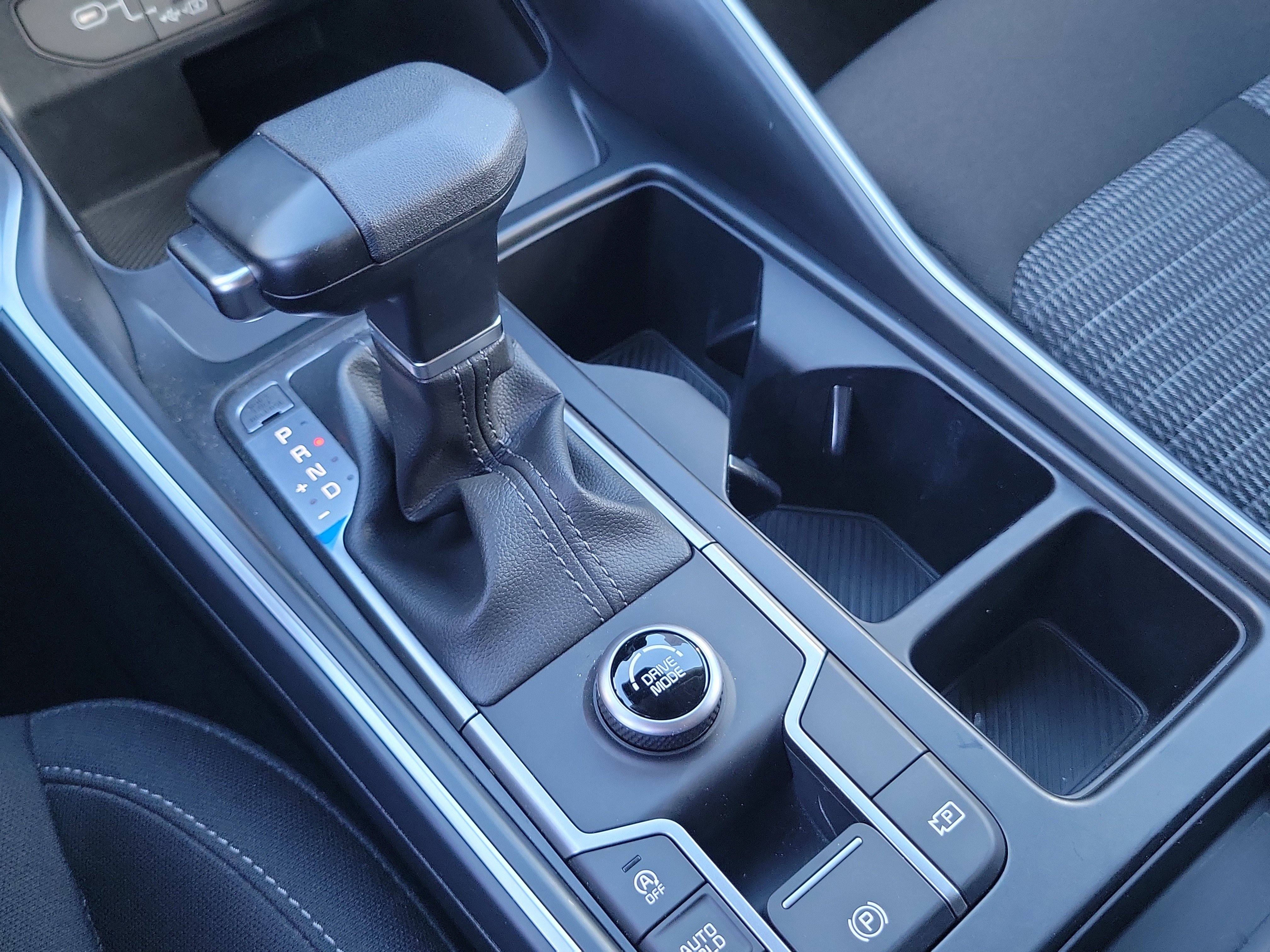 Used 2024 Kia Sorento LX image 16