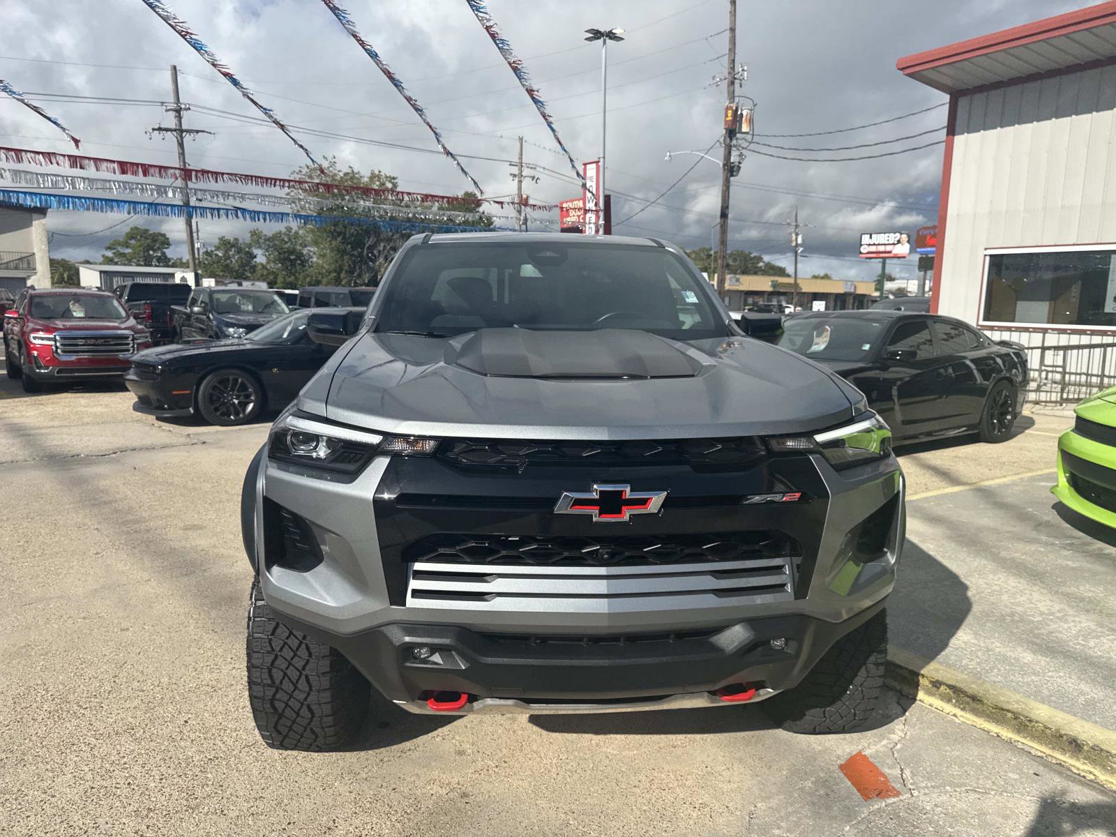Used 2024 Chevrolet Colorado ZR2 w/ Technology Package image 2