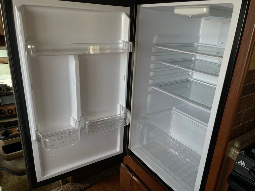 Used 2013 Ford E-450 and Econoline 450 Super Duty w/ Motorhome Prep Pkg RWD image 74