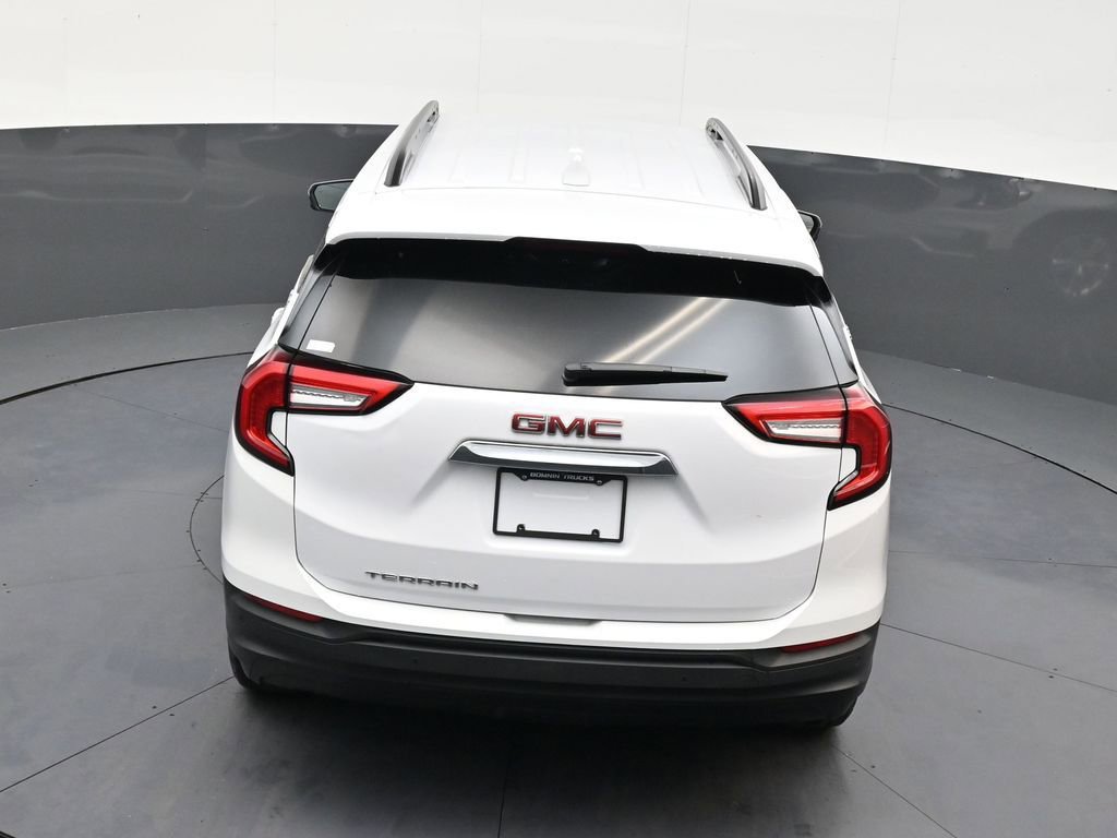 Used 2023 GMC Terrain SLE w/ Driver Convenience Package image 16