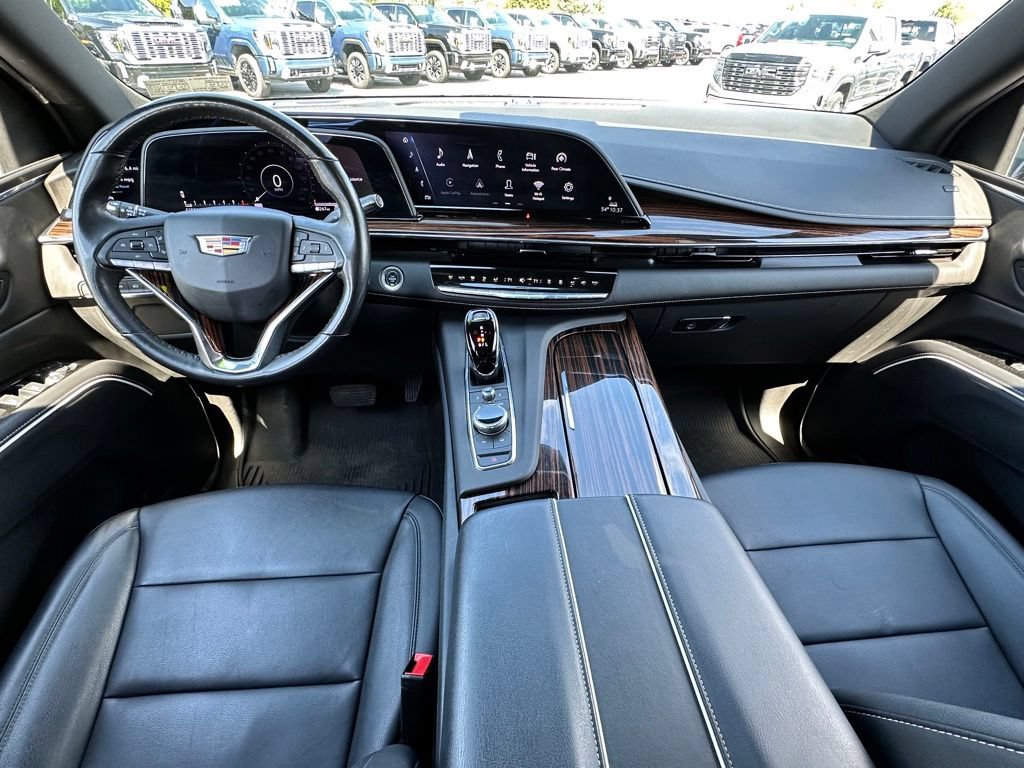 Used 2024 Cadillac Escalade Luxury AWD/4WD image 32