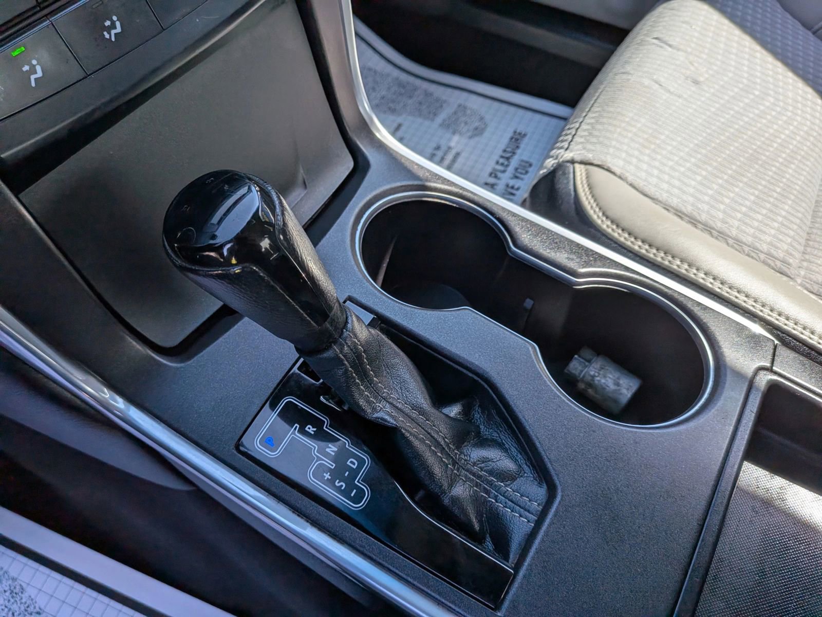 Used 2015 Toyota Camry SE FWD image 50