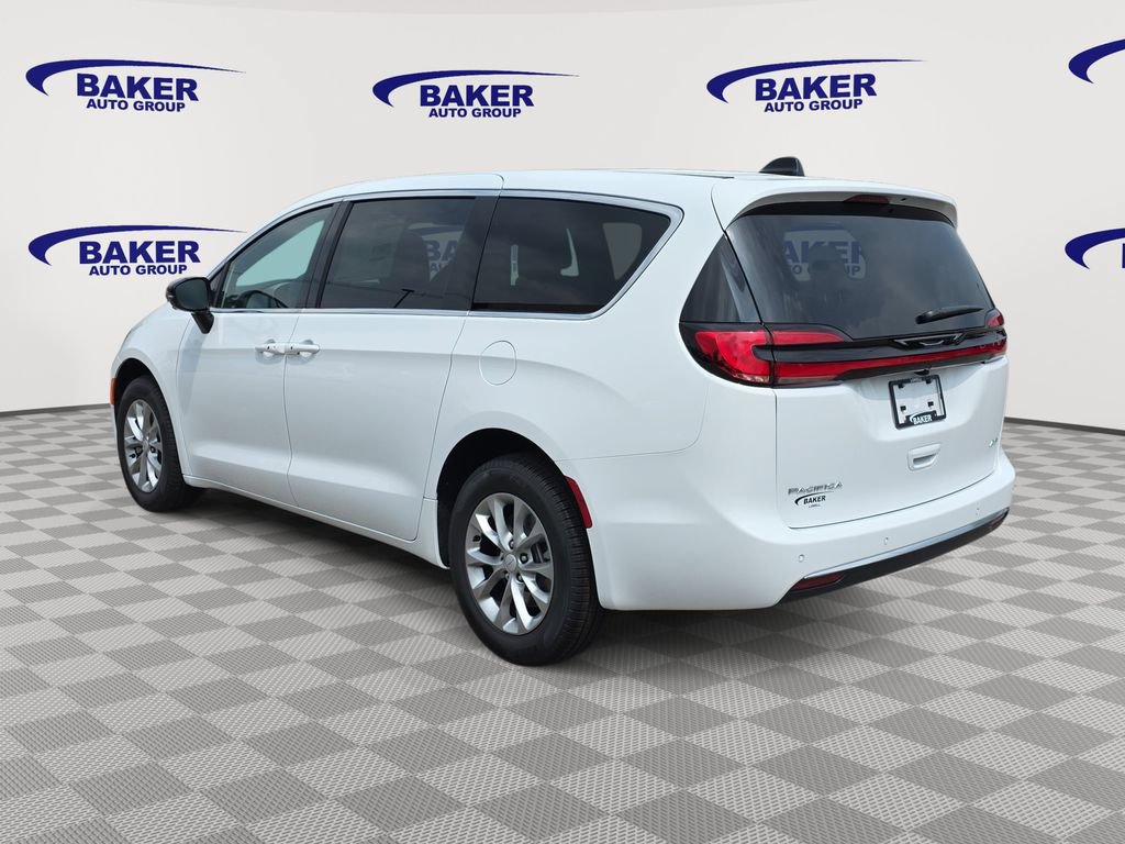 New 2027 Chrysler Pacifica Select AWD/4WD image 5