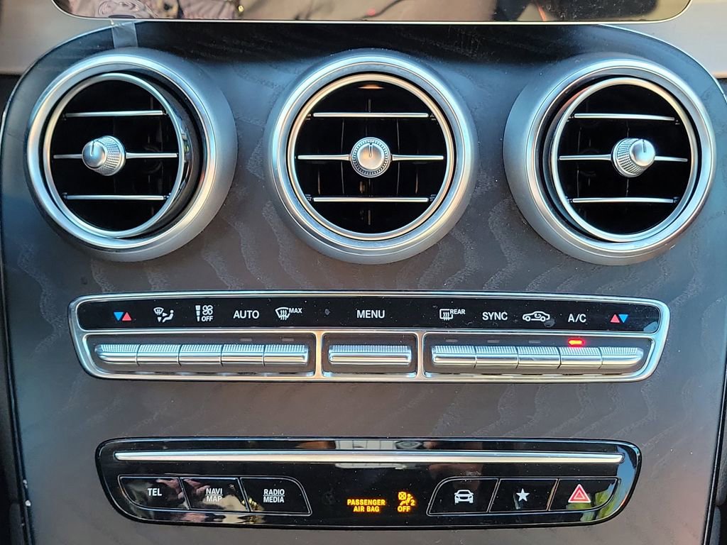 Used 2022 Mercedes-Benz GLC 43 AMG 4MATIC image 33