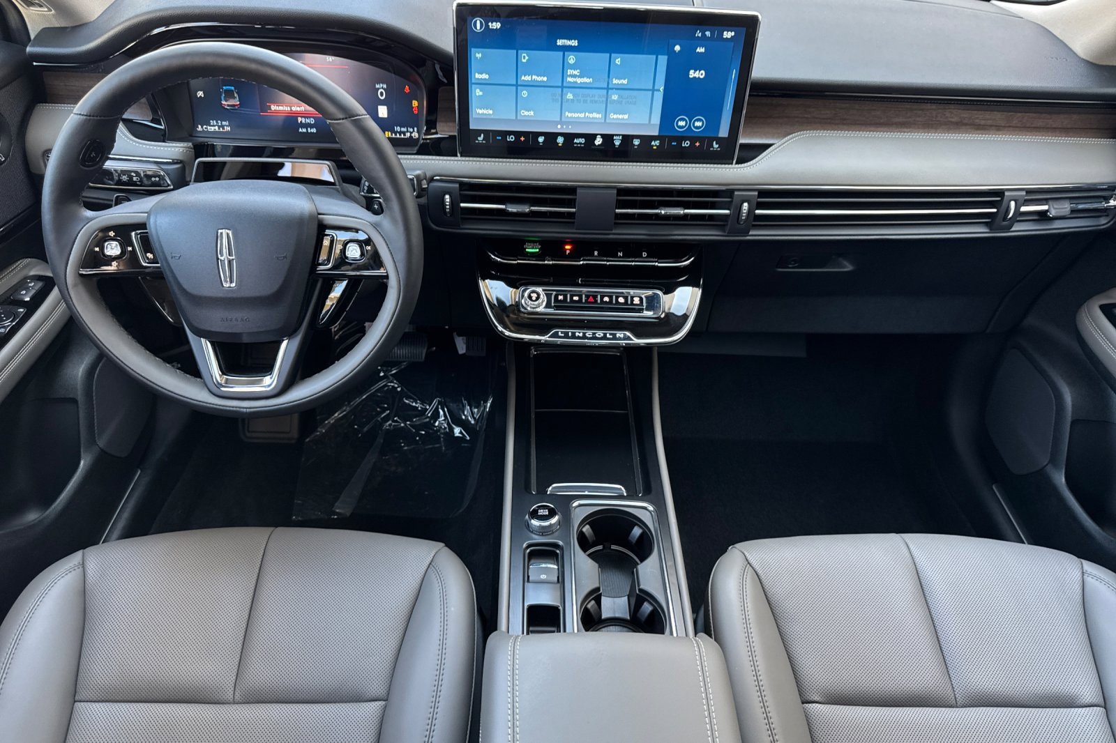 New 2025 Lincoln Corsair Reserve w/ Equipment Group 202A image 12