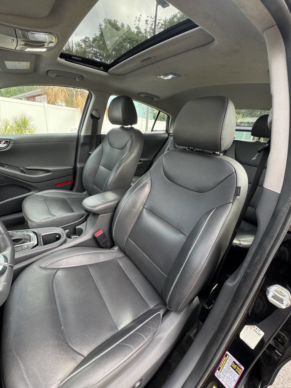 Used 2020 Hyundai Ioniq Limited image 8