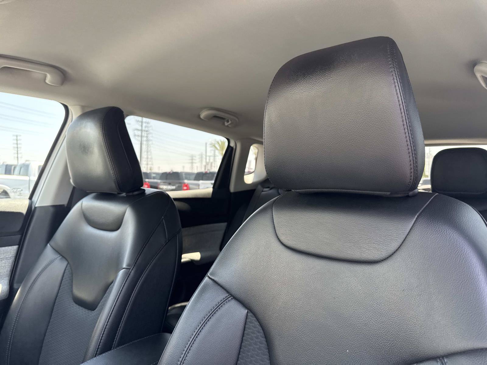 Used 2022 Jeep Compass Latitude FWD image 25
