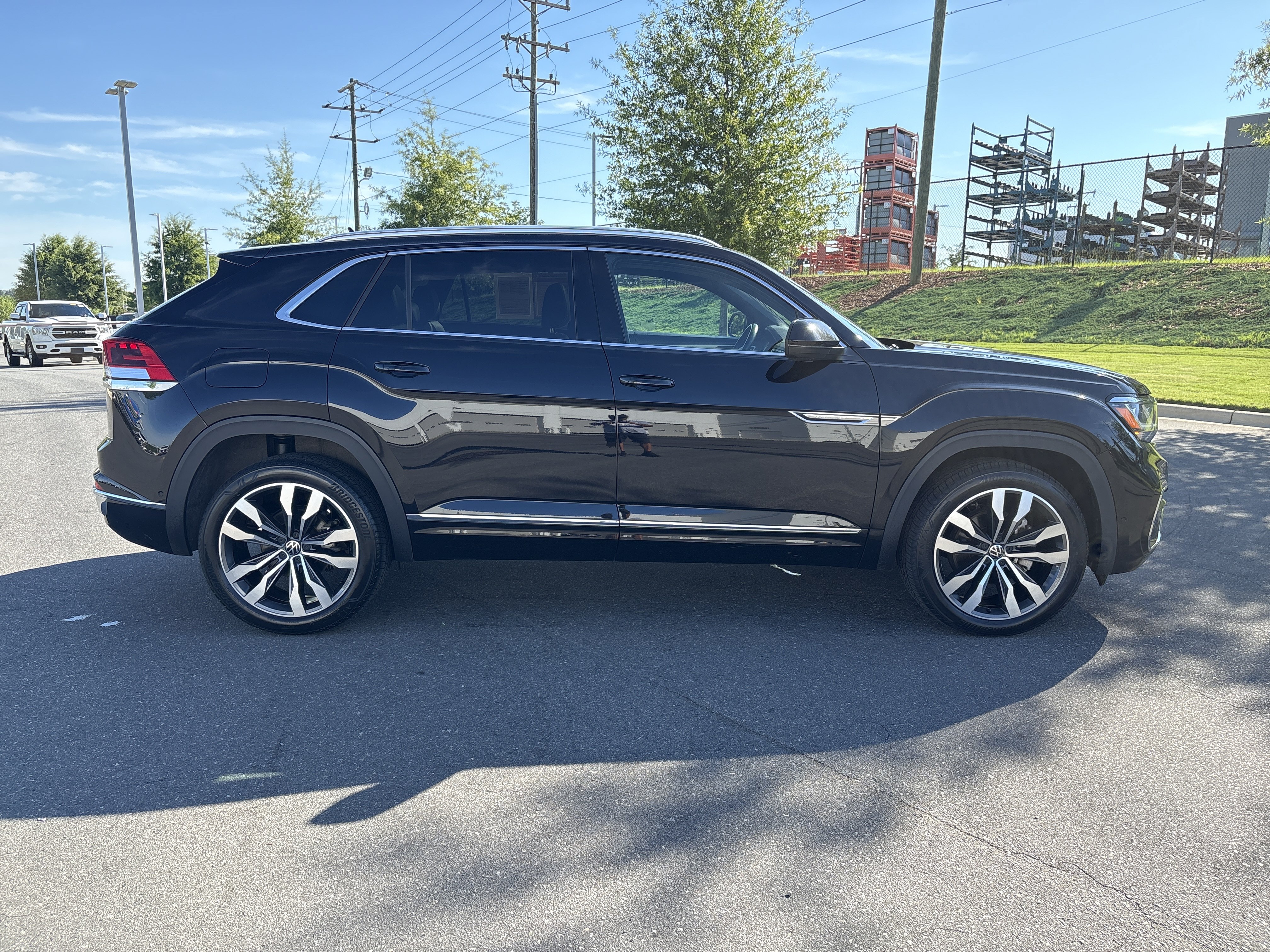 Used 2023 Volkswagen Atlas Cross Sport SEL Premium R-Line AWD/4WD image 10