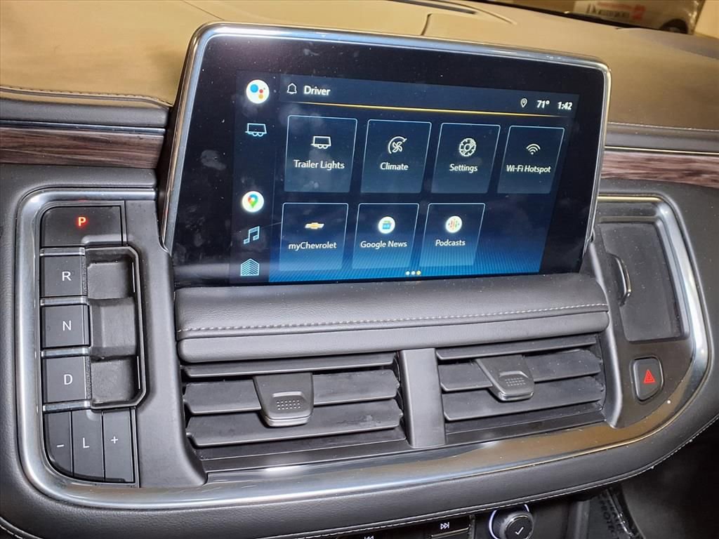 Used 2022 Chevrolet Suburban LT image 4