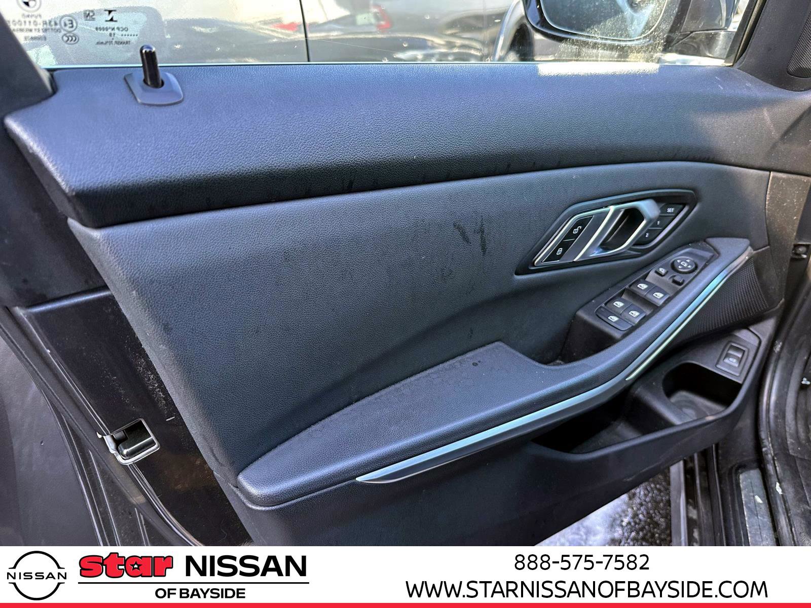 Used 2019 BMW 330i xDrive Sedan w/ Convenience Package image 9