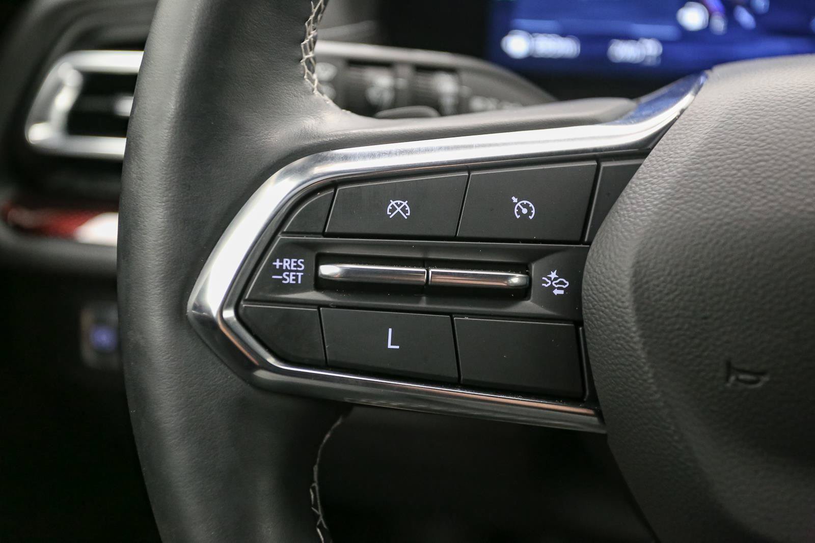 Used 2024 Chevrolet Traverse Z71 AWD/4WD image 34
