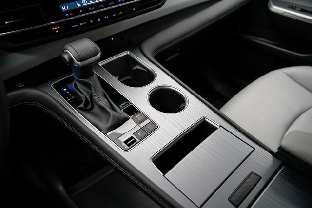 Certified 2025 Toyota Sienna XLE image 24