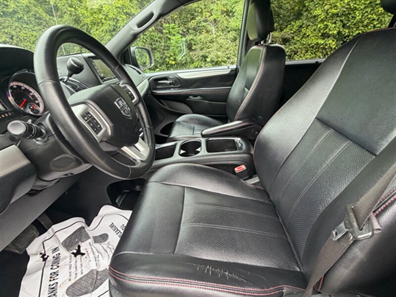Used 2018 Dodge Grand Caravan GT FWD image 17