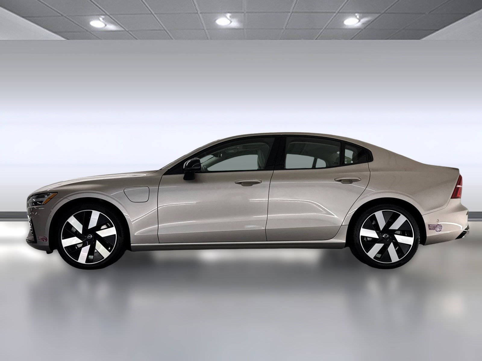 Used 2024 Volvo S60 T8 Ultimate w/ Climate Package image 2