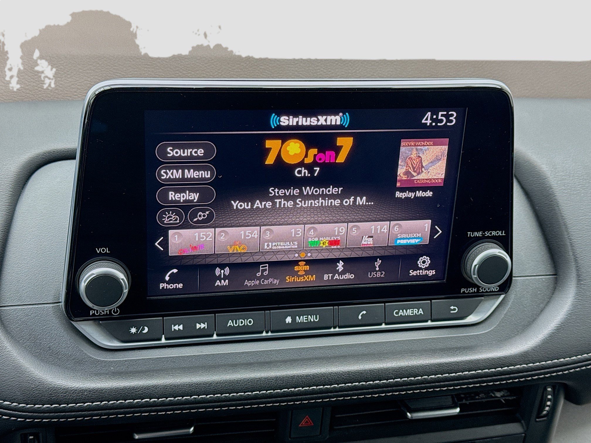 Used 2023 Nissan Rogue SV image 11