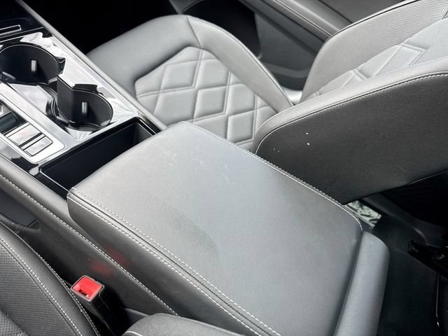 Certified 2025 Volkswagen Atlas SE FWD image 23