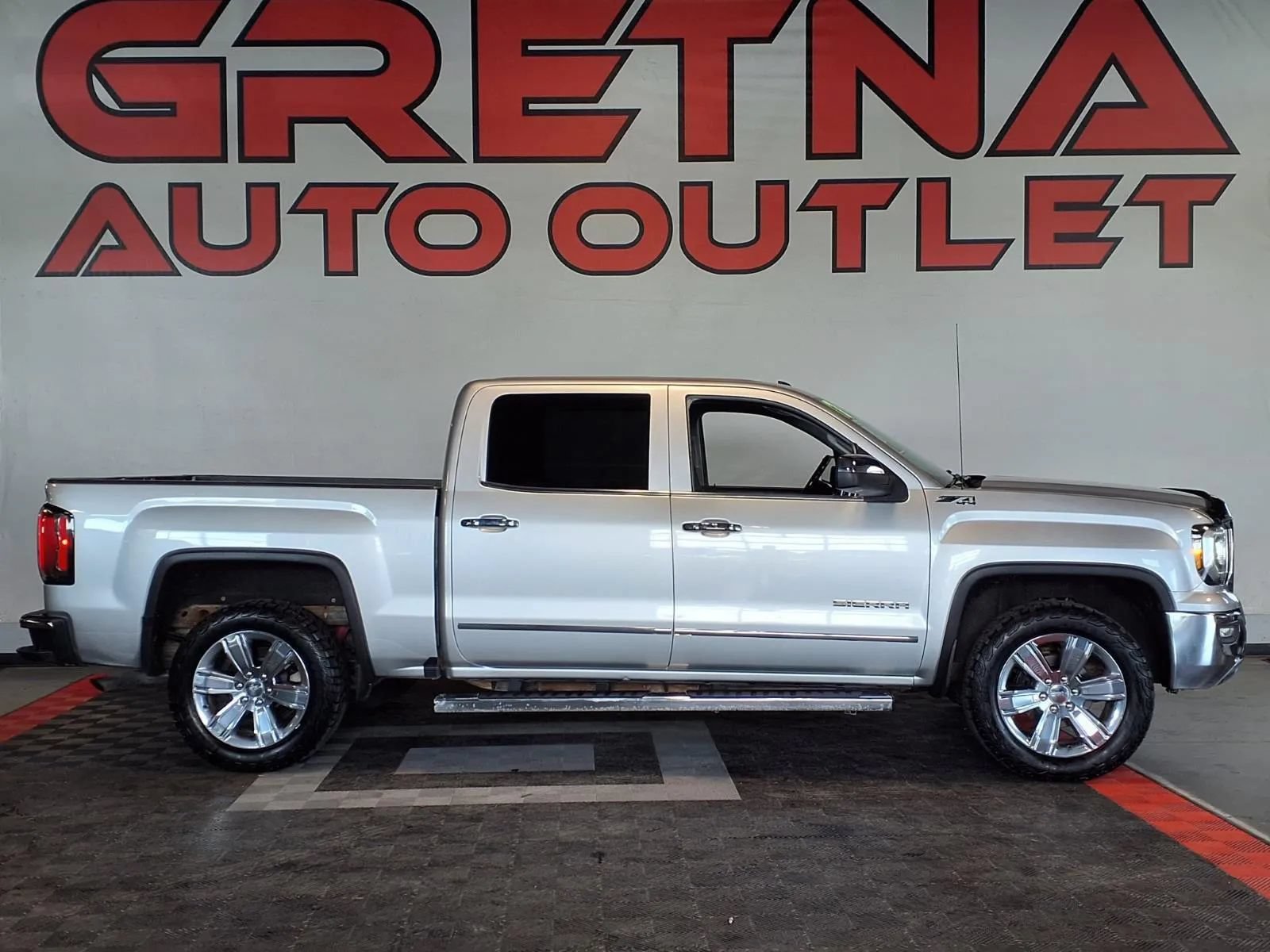 Used 2017 GMC Sierra 1500 SLT w/ SLT Premium Package AWD/4WD image 1