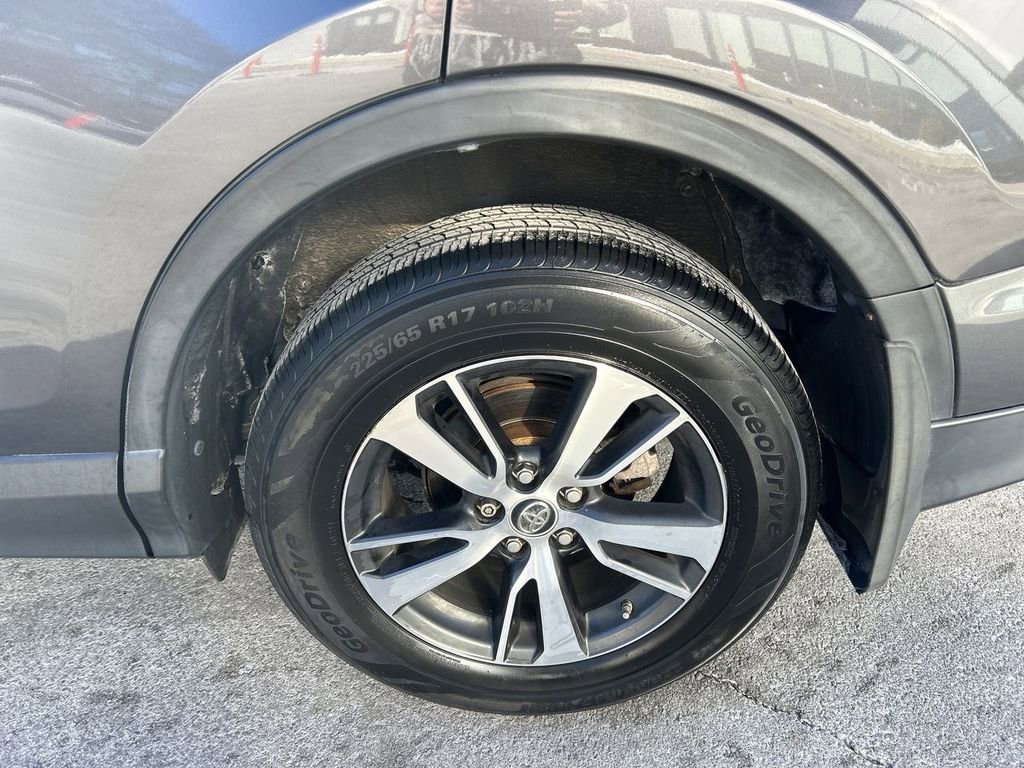 Used 2016 Toyota RAV4 XLE image 11