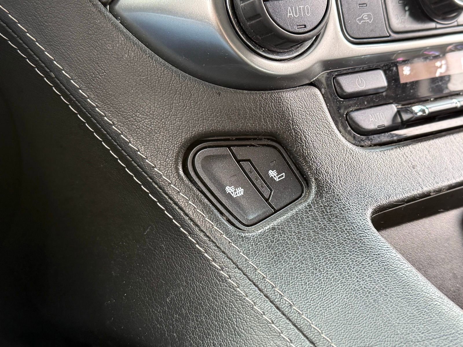 Used 2018 Chevrolet Tahoe LT image 35