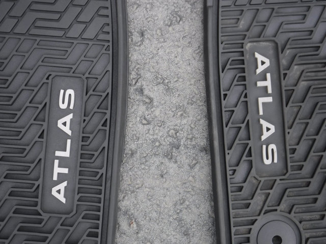 Used 2021 Volkswagen Atlas SE w/ Panoramic Sunroof Package image 46