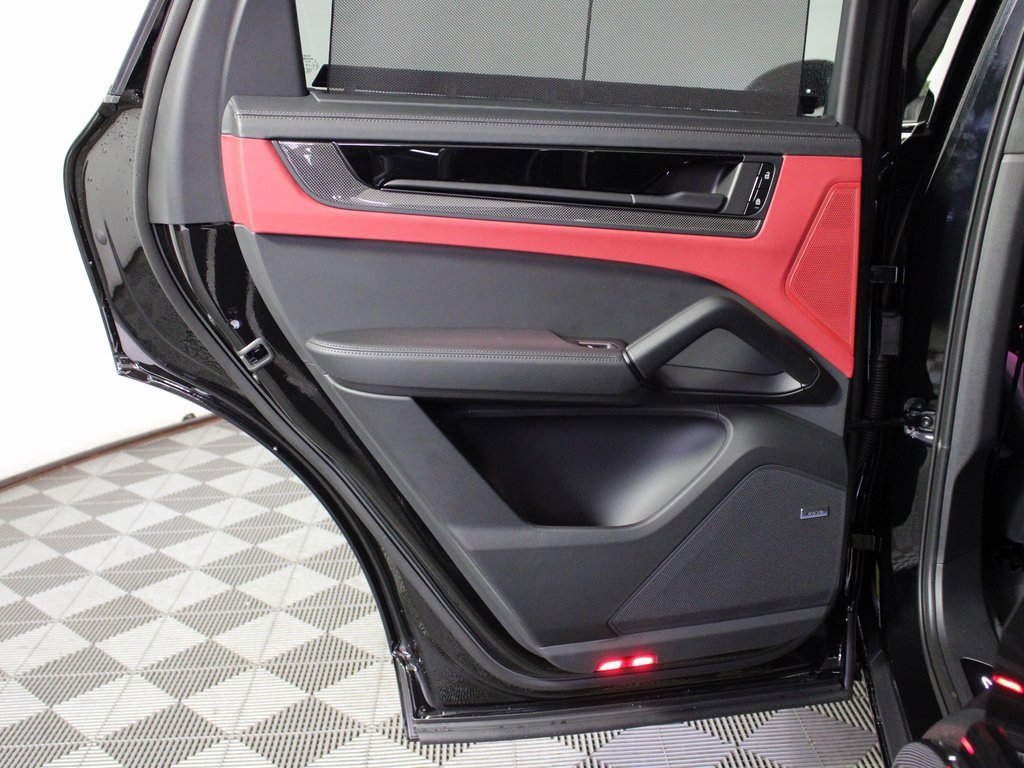 New 2026 Porsche Cayenne GTS image 34