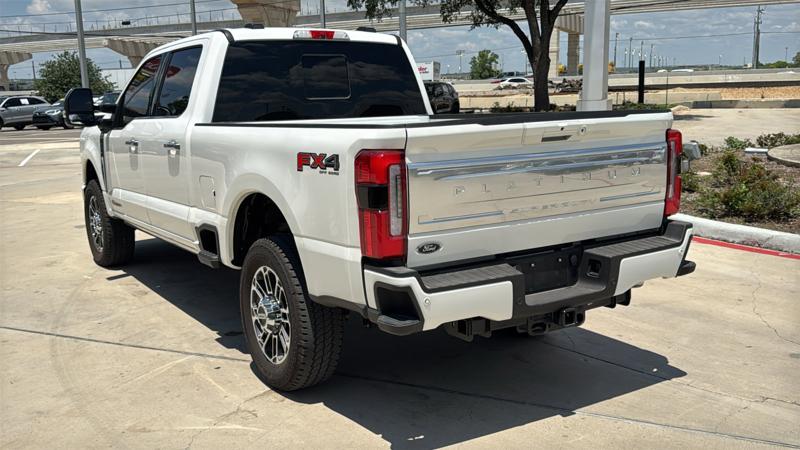 Used 2026 Ford F250 Platinum w/ Platinum Plus Package AWD/4WD image 5